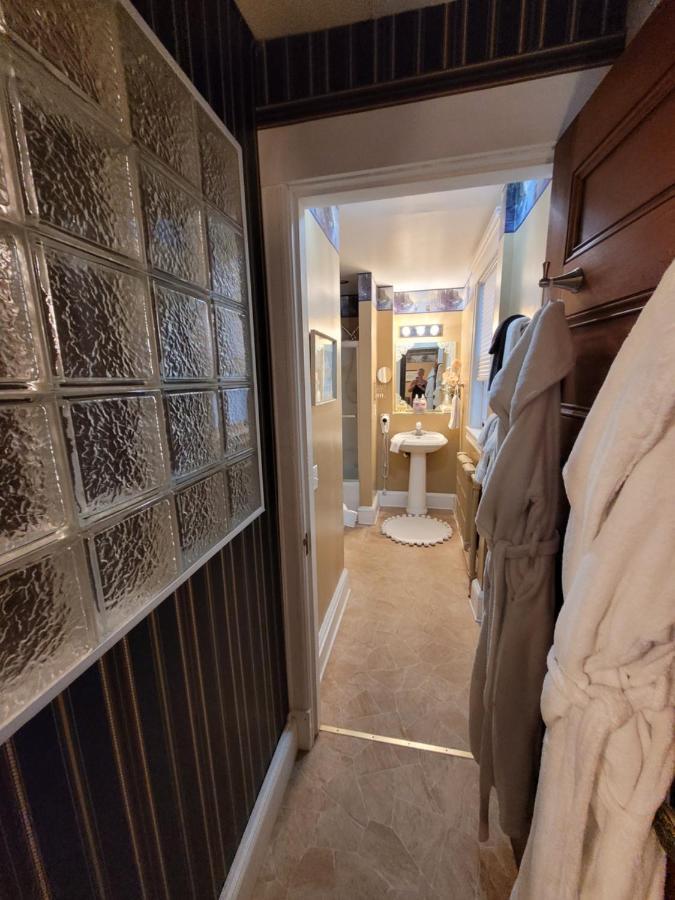 غانانوكي Ruby Manor Bed & Breakfast المظهر الخارجي الصورة