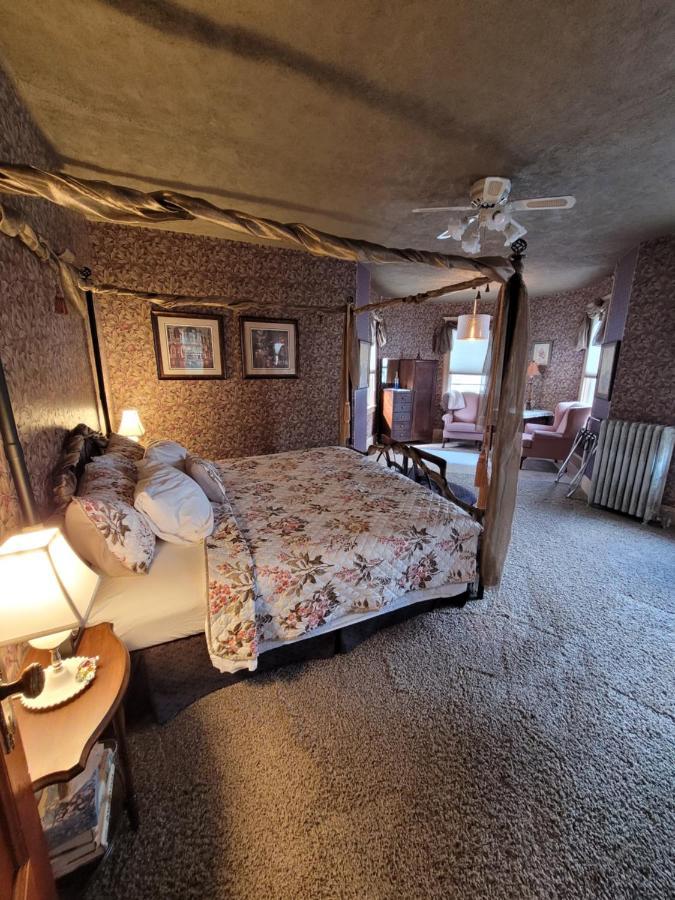 غانانوكي Ruby Manor Bed & Breakfast المظهر الخارجي الصورة