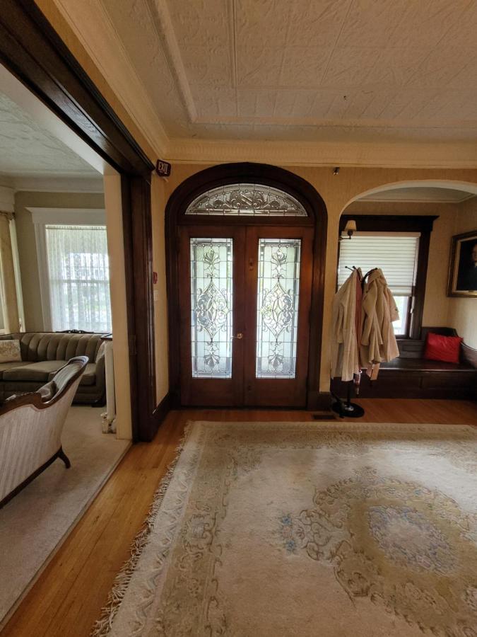 غانانوكي Ruby Manor Bed & Breakfast المظهر الخارجي الصورة