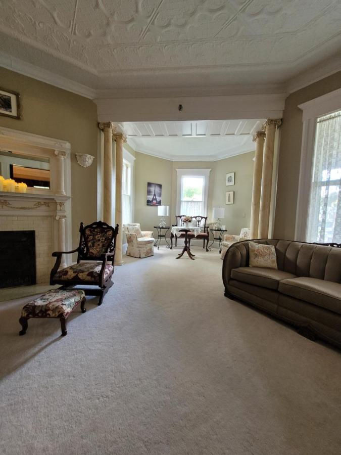 غانانوكي Ruby Manor Bed & Breakfast المظهر الخارجي الصورة