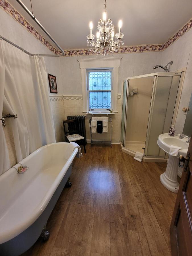 غانانوكي Ruby Manor Bed & Breakfast المظهر الخارجي الصورة