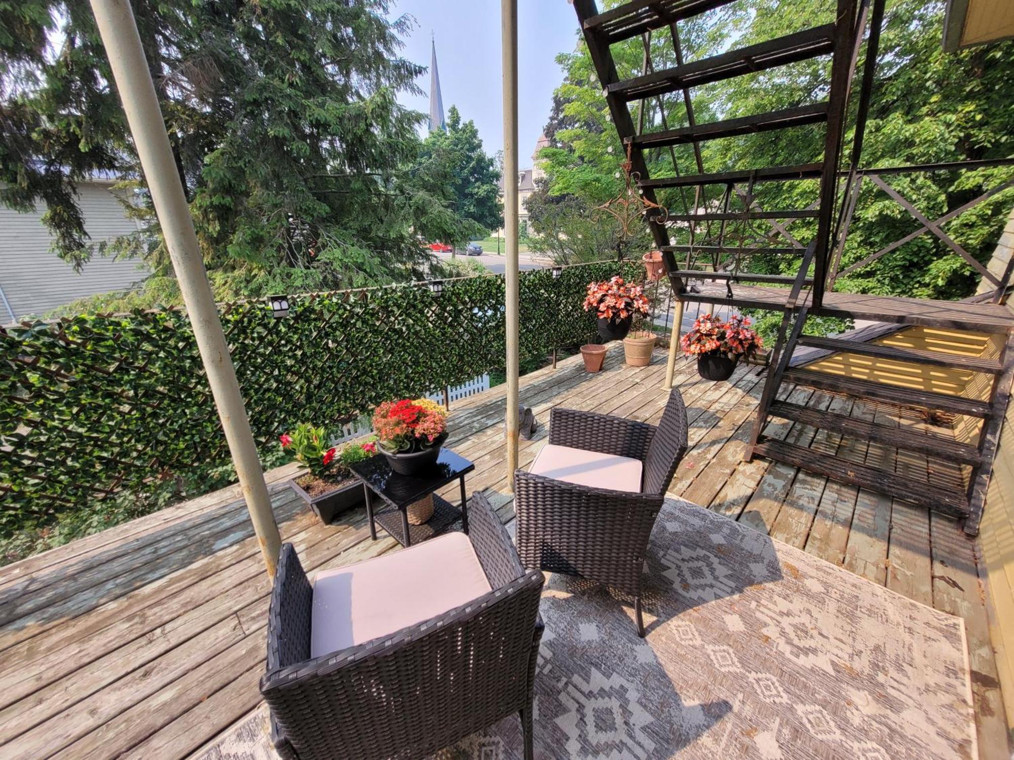 غانانوكي Ruby Manor Bed & Breakfast المظهر الخارجي الصورة